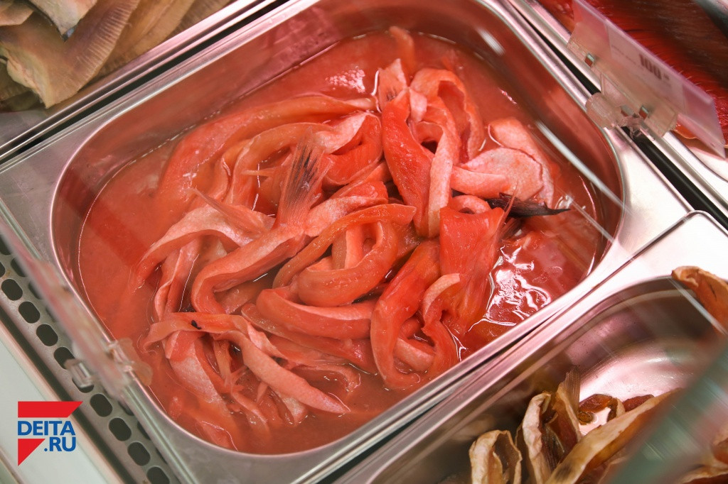 Тернейскую красную рыбу продают на приморской ярмарке