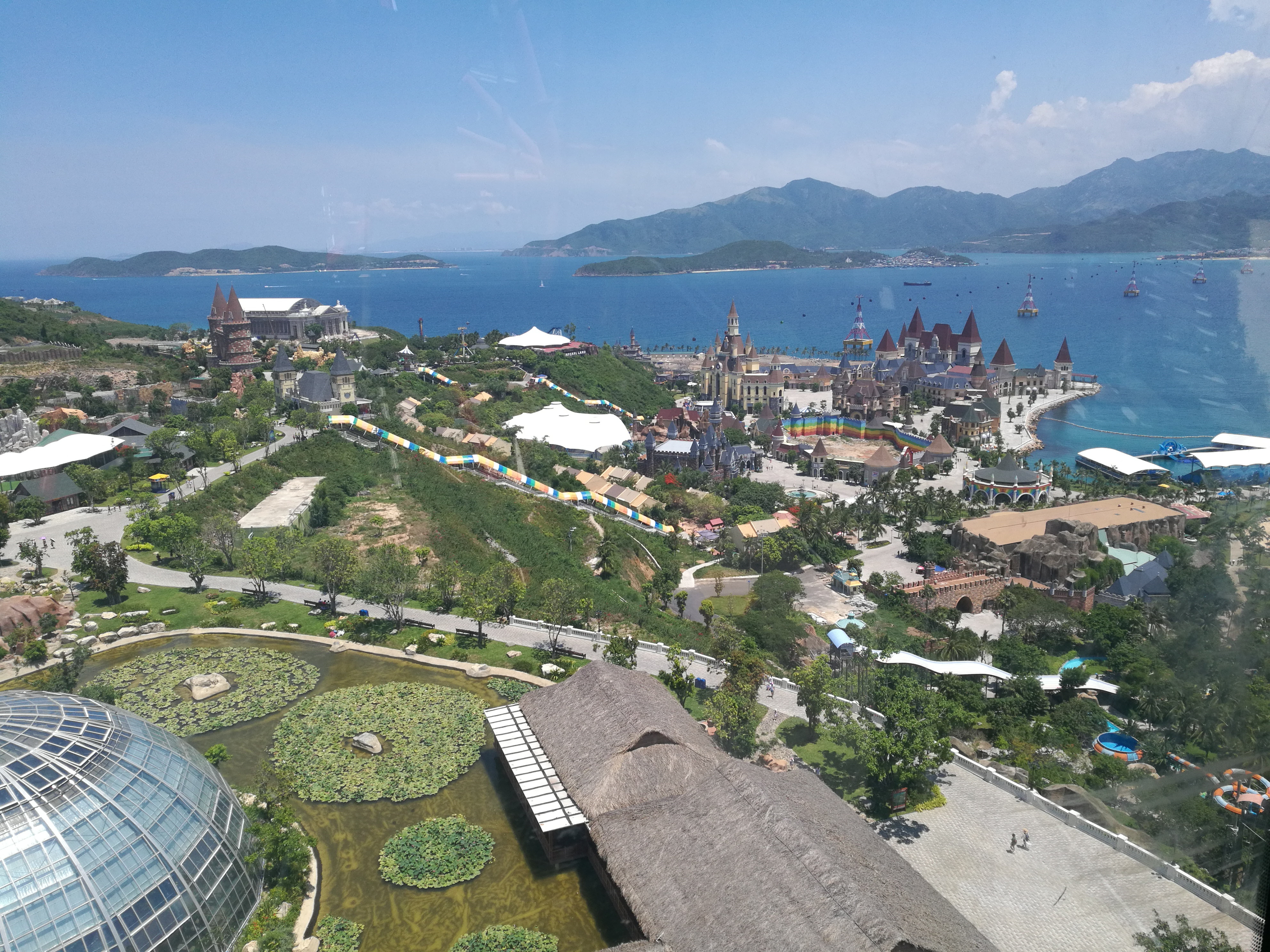 Восторг и печаль: россияне посетили крупнейший парк отдыха Вьетнама