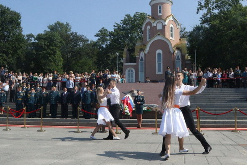 Дипломы вручили молодым офицерам МЧС во Владивостоке