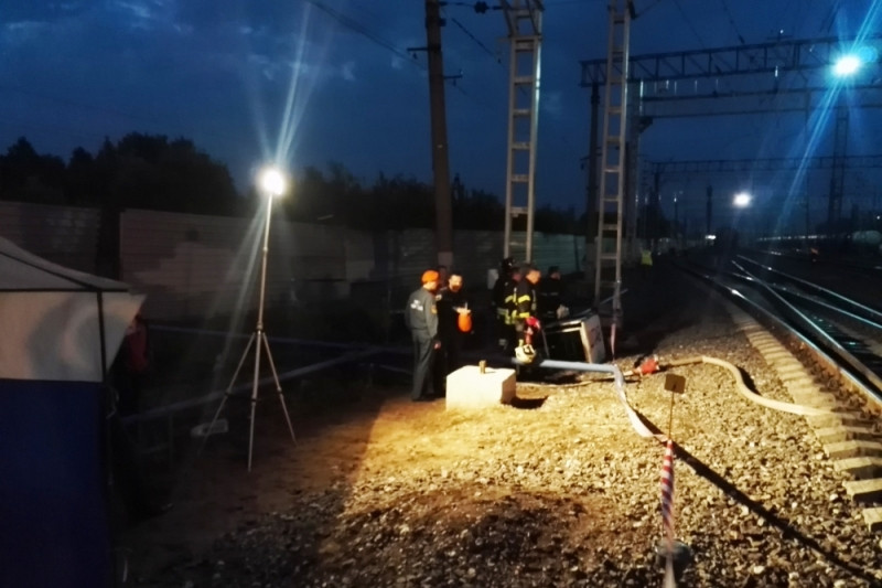 Пять цистерны с мазутом опрокинулись на ж/д станции в Ярославле