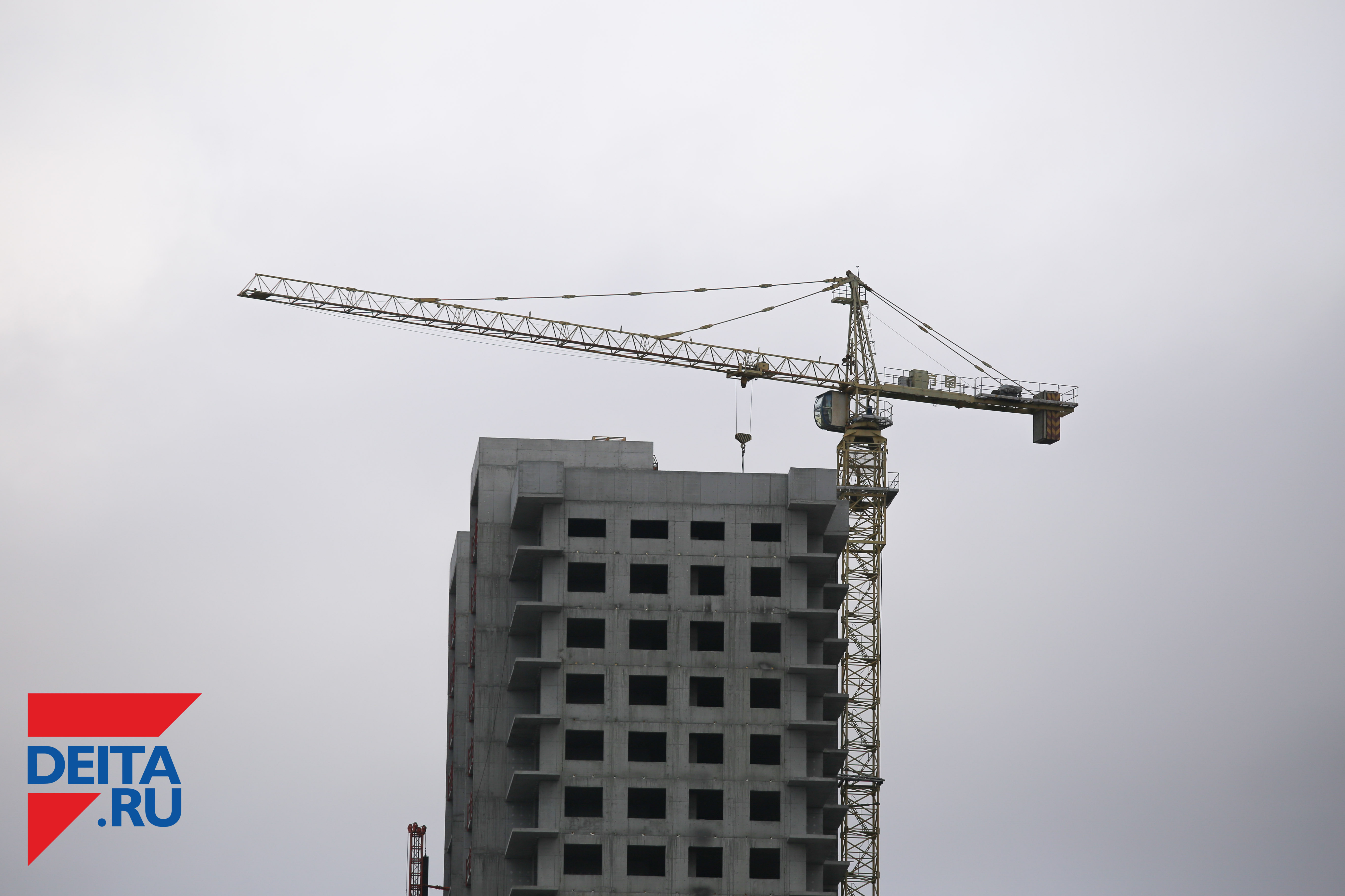 ЧП на стройке: многотонная махина придавила рабочего