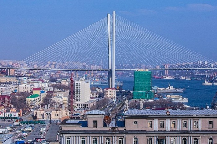 Чудо-рейтинг: Владивосток и Москву считают самыми богатыми городами