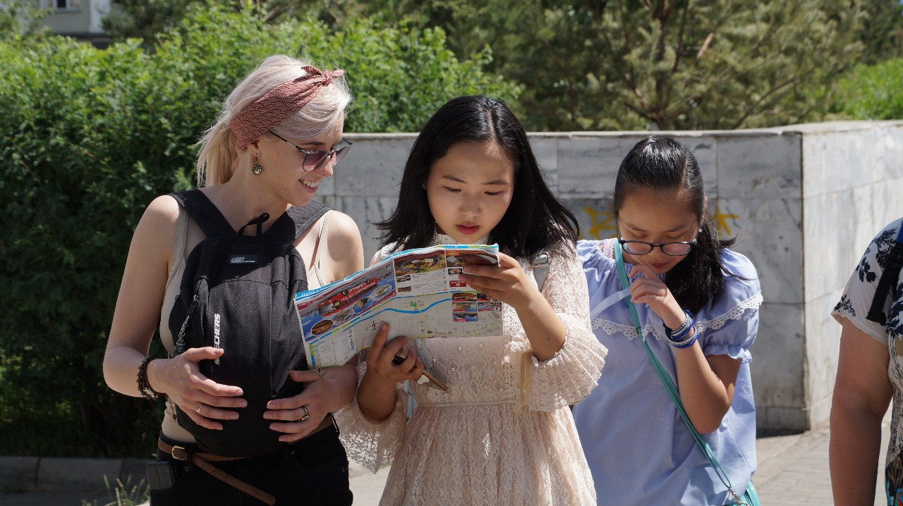 Отзывчивые монголы спасли россиян от утомительных прогулок