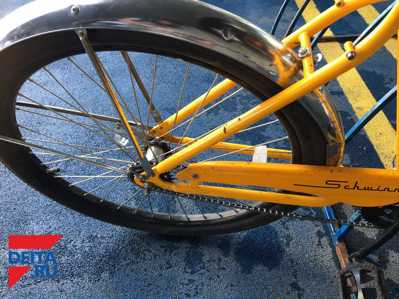 Жесткое ДТП: резвый водитель сбил двух велосипедистов