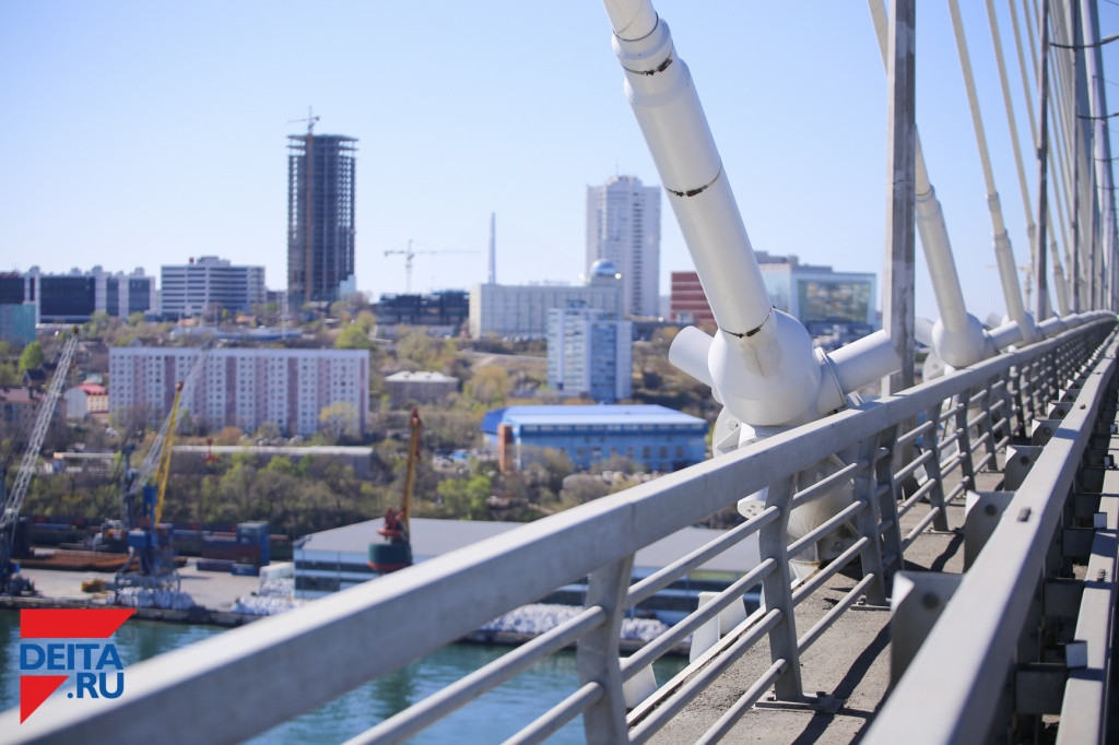 В Золотом Роге начали углублять дно