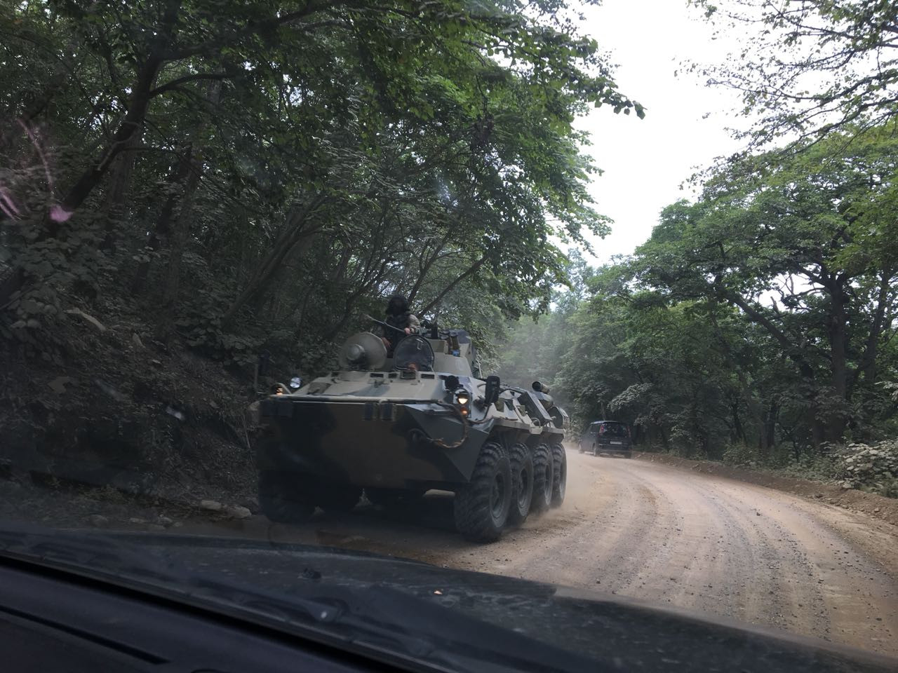 Колонна военной техники прошла по Русскому острову