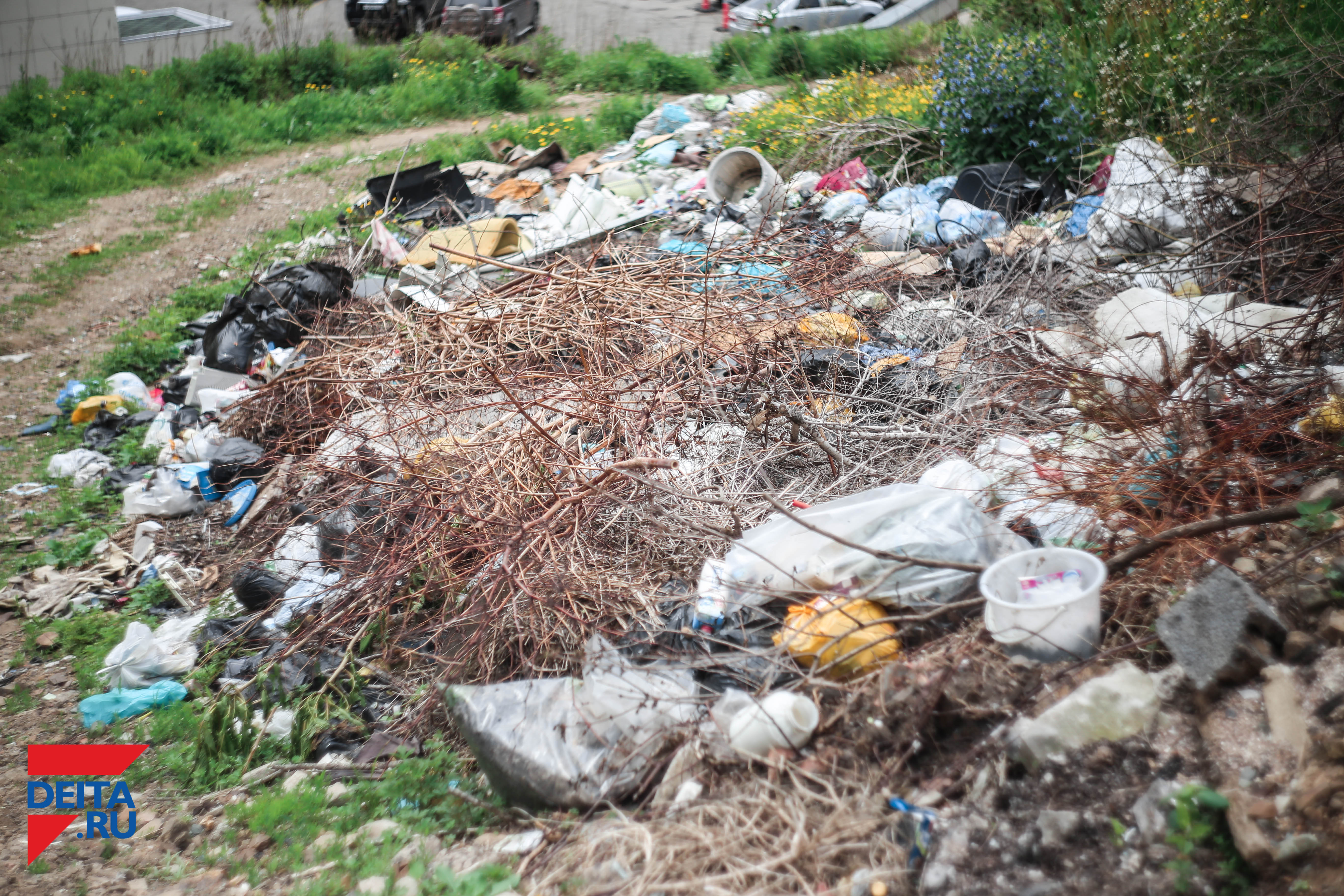 Двухдневным пожаром на свалке занимается прокуратура