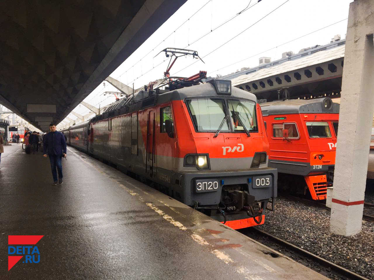 Поезда в России перешли на местное время