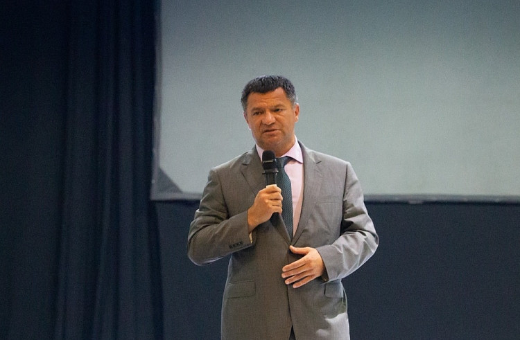 Глава Приморья обсудил с уссурийцами городские проблемы