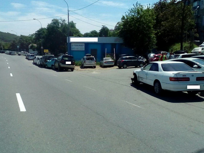 Шесть авто собрал "в гармошку" автомобилист