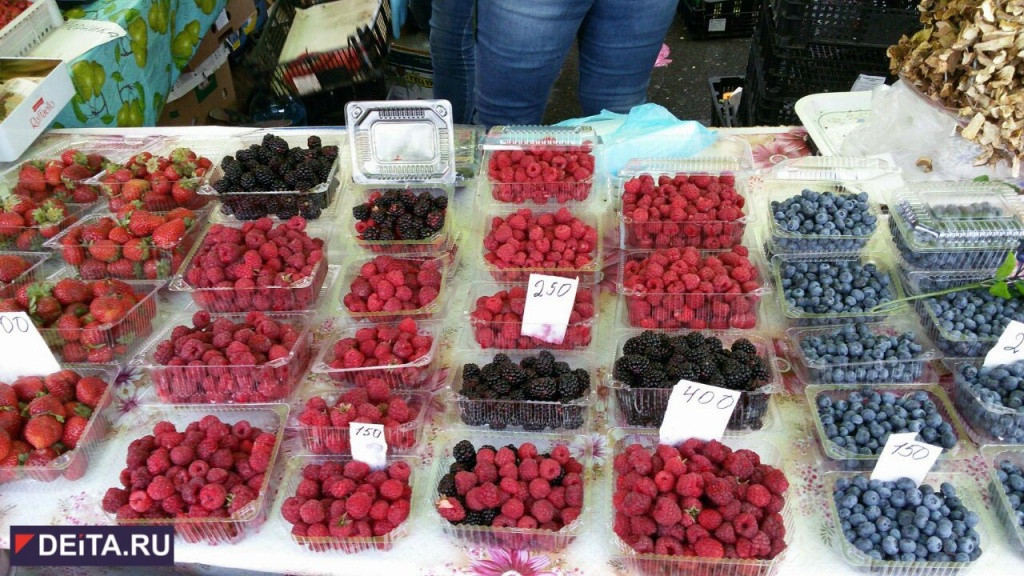 Фальшивую ягоду выдают за лесную на российских рынках