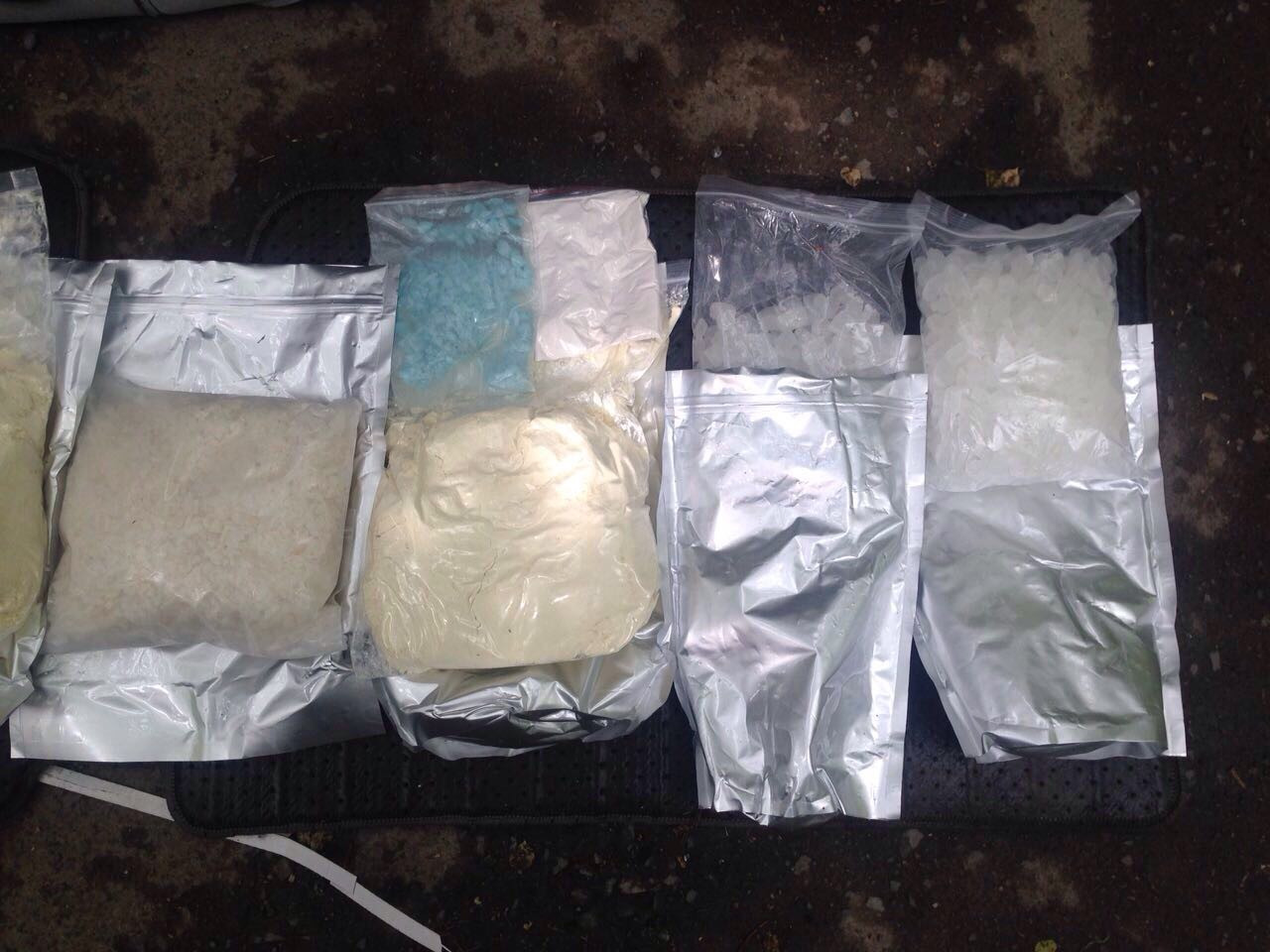 Десятки кило синтетики взвалила на себя девушка из Приморья