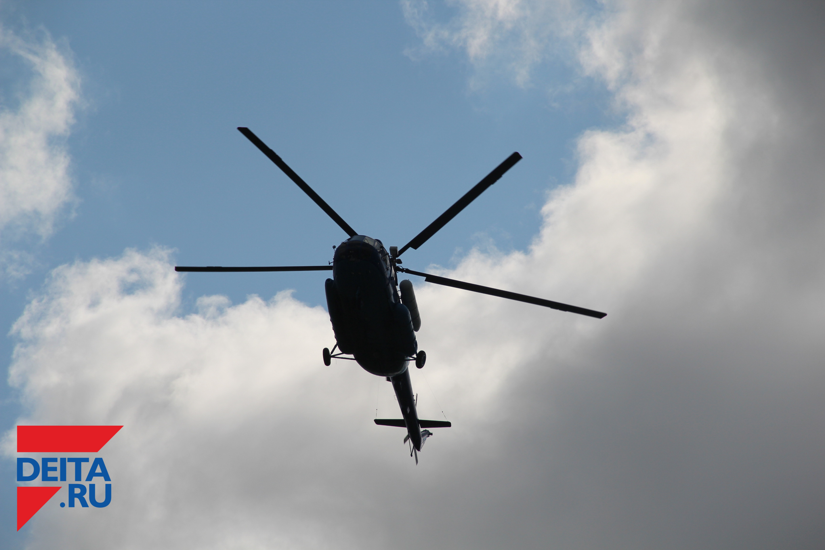 СКР озвучил версию крушения российского вертолета