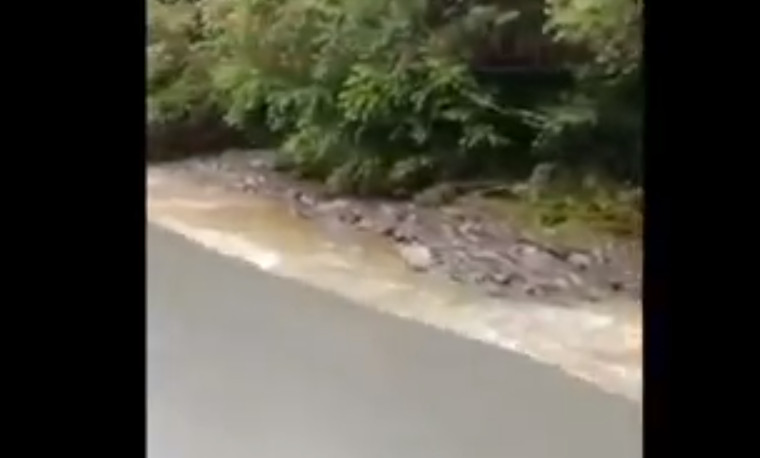 Видео размытой дороги пугают автолюбителей