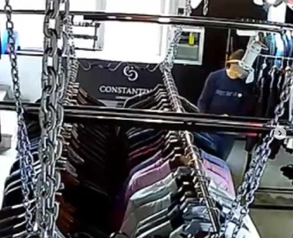 Обворовавший магазин приморец попал на видео