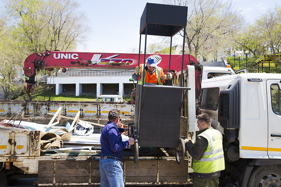Стало известно, сколько еще ларьков снесут во Владивостоке