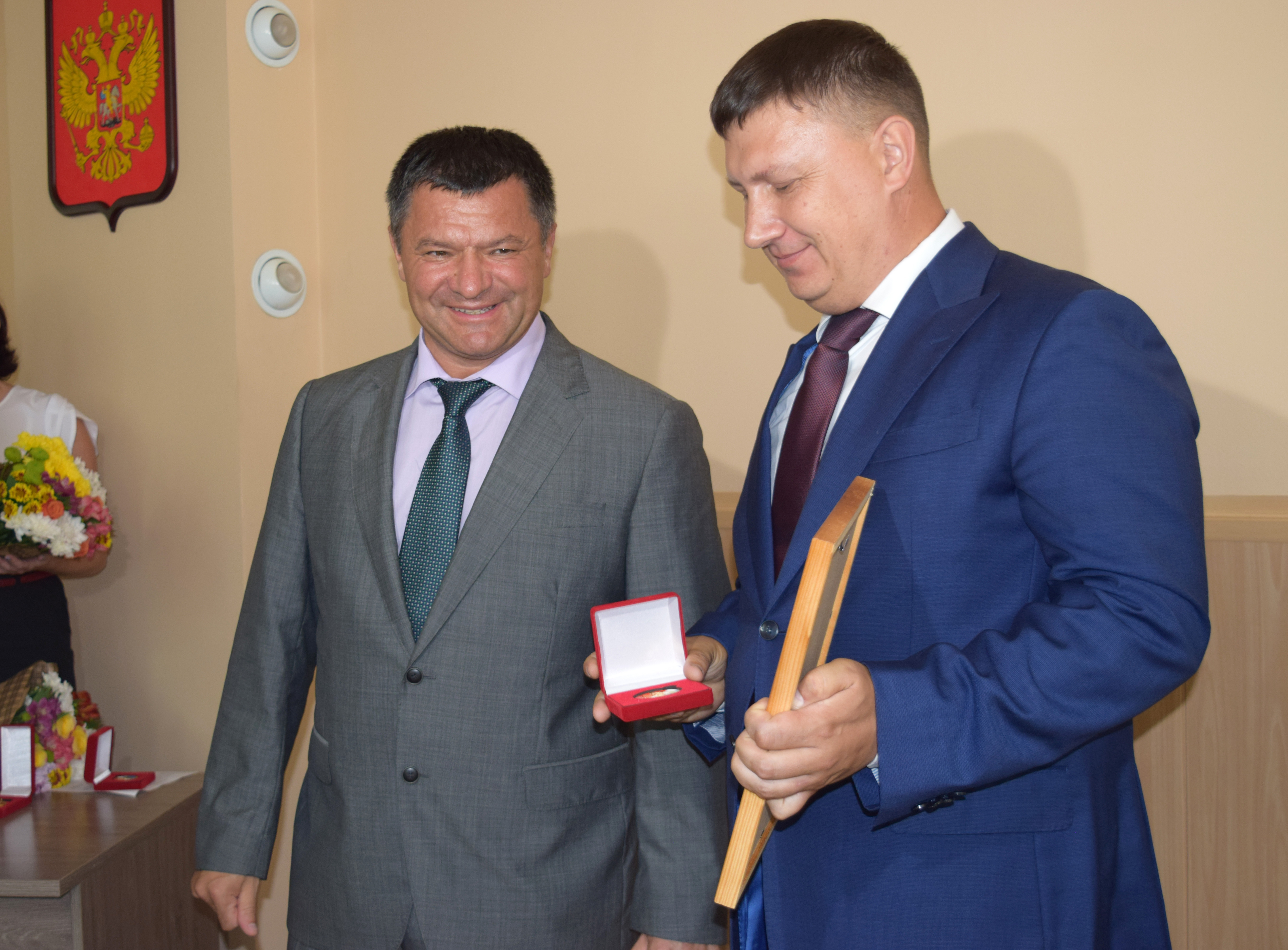 Коллектив Уссурийского ЛРЗ получил медаль от врио губернатора Приморского края