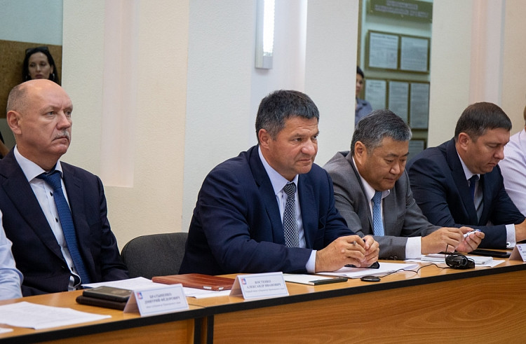 В Приморье расчищают и углубляют реки