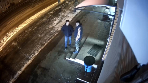 Двоих жителей Владивостока разыскивают по подозрению в преступлении