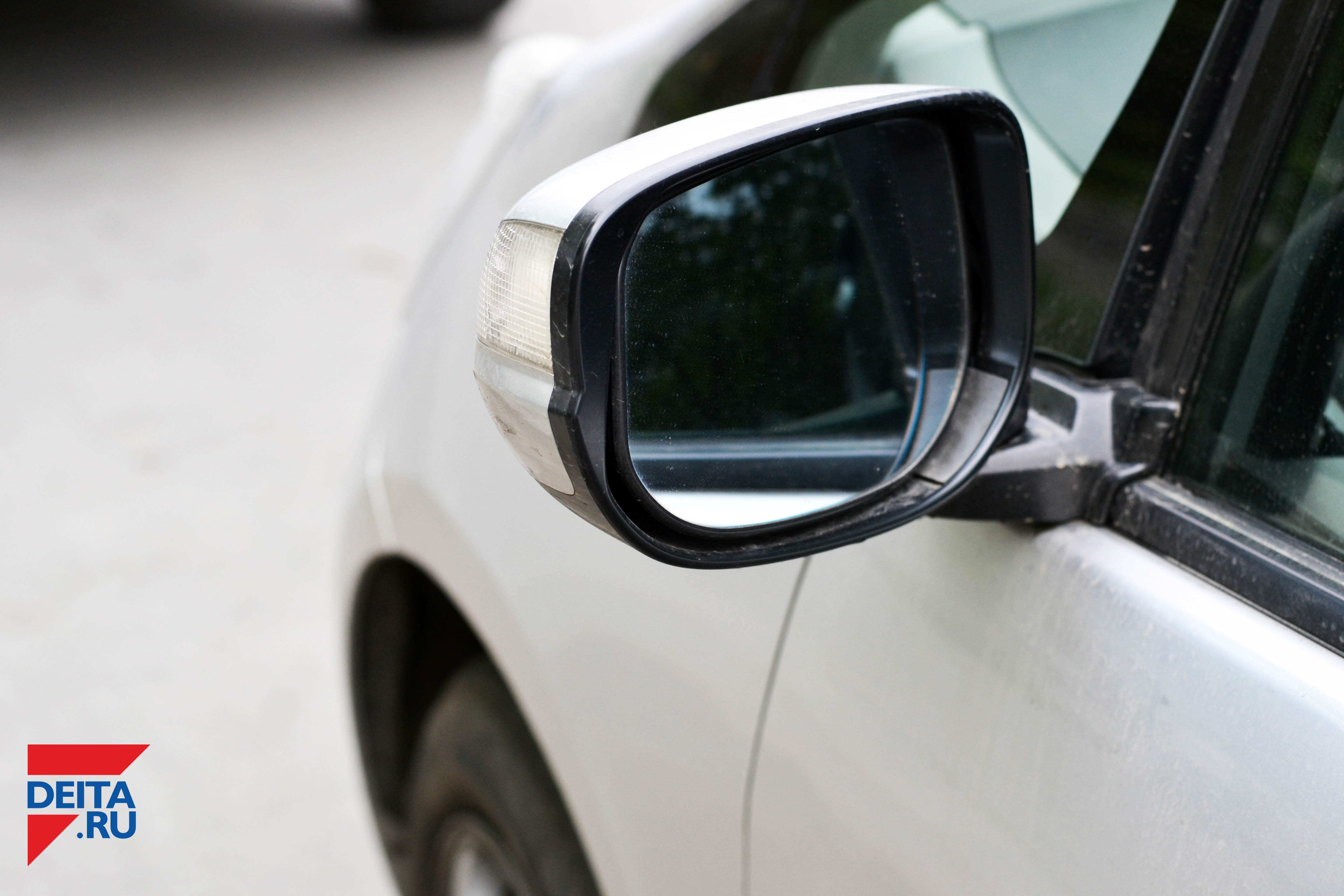 «Взять, да пододвинуть»: владельца авто обсуждают во Владивостоке