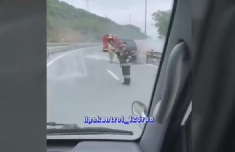 Авто загорелось на объездной трассе Владивостока