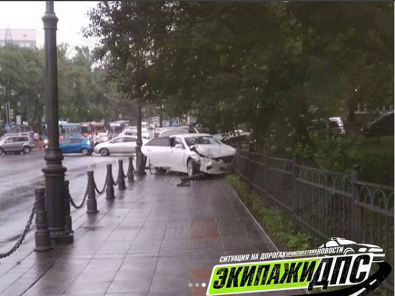 Гонщик устроил автобойню в центре Владивостока