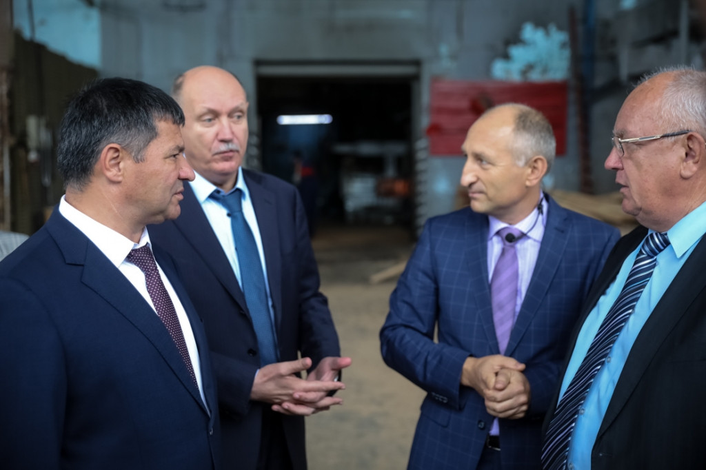 Тарсенко посетил несколько предприятий в Арсеньеве