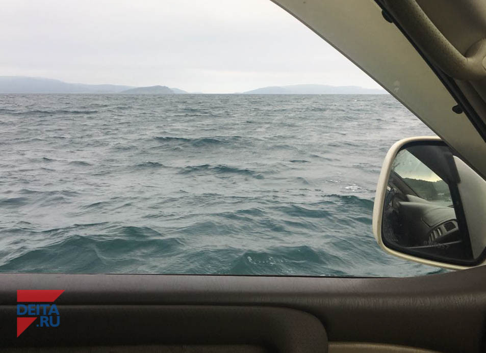 Путешественники чуть не утонули вместе с автомобилем в Приморье