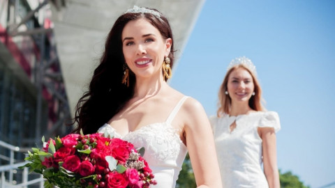 Названо имя самой красивой мамы и жены в России