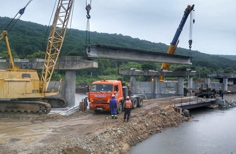 Кроуновский мост в Приморье выдержит любой напор воды
