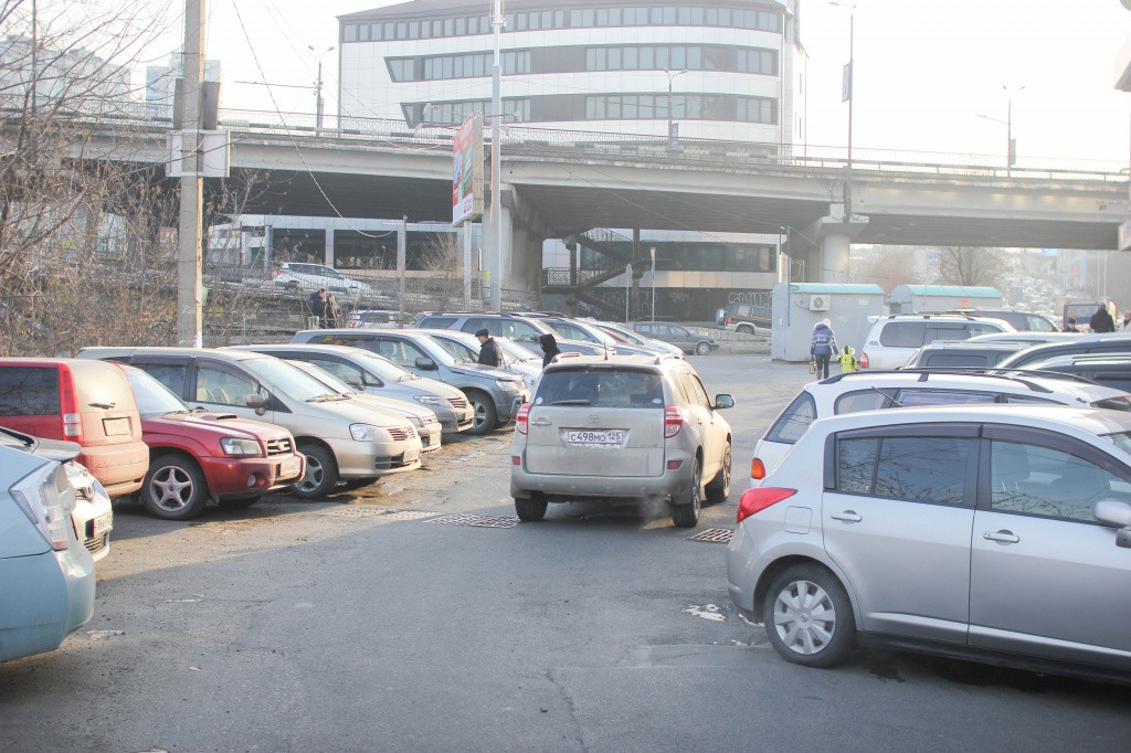 Золотую жилу нелегалов закрывают во Владивостоке