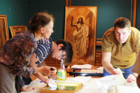 Картины великого Карла Брюллова прибыли во Владивосток