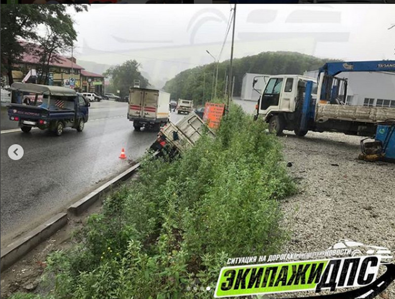 «Магнит закопали» — традиционное ДТП обсуждают в Сети