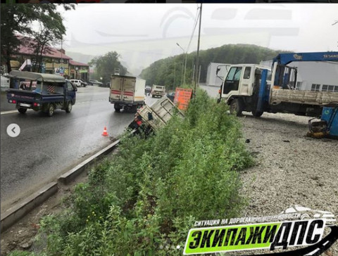 «Магнит закопали» — традиционное ДТП обсуждают в Сети