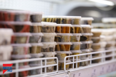 Плесень, кишечная палочка: специалисты проверили продукты в Приморье