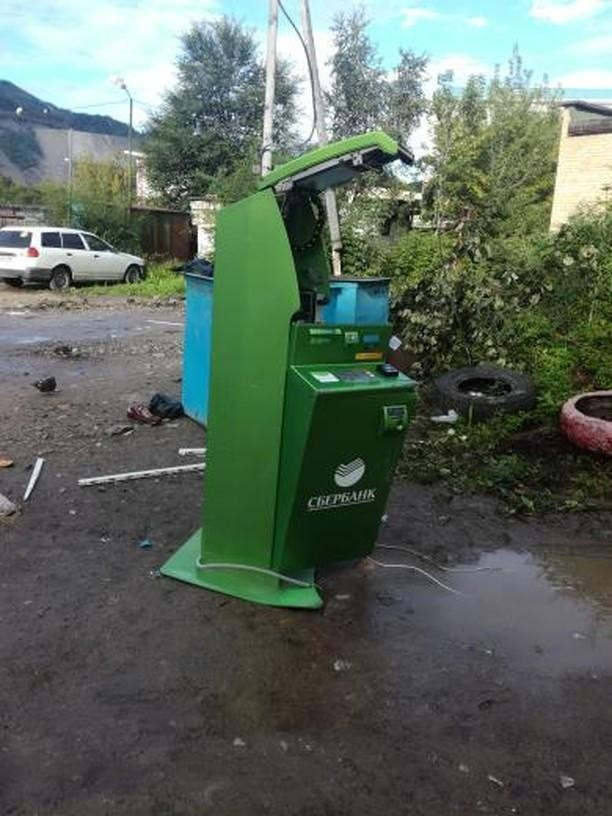 В Приморье "взяли" банкомат