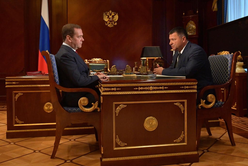 «Поплыли очень здорово»: Андрей Тарасенко отчитался перед Медведевым