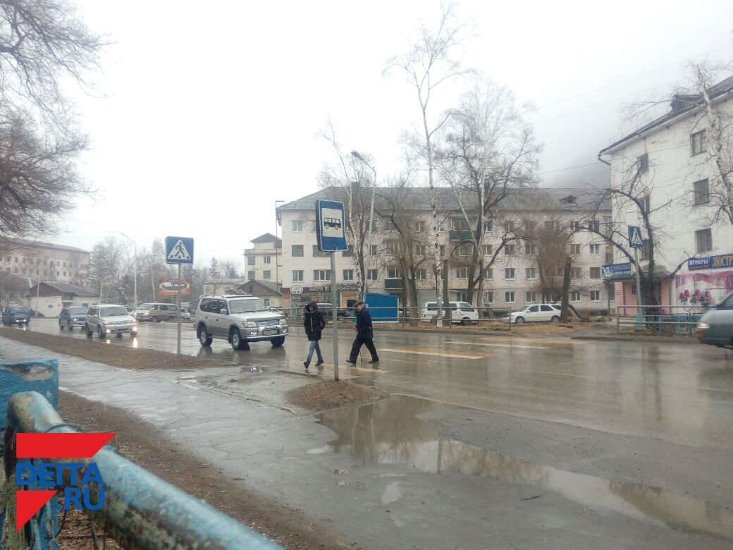 Ливни оставили приморских школьников дома