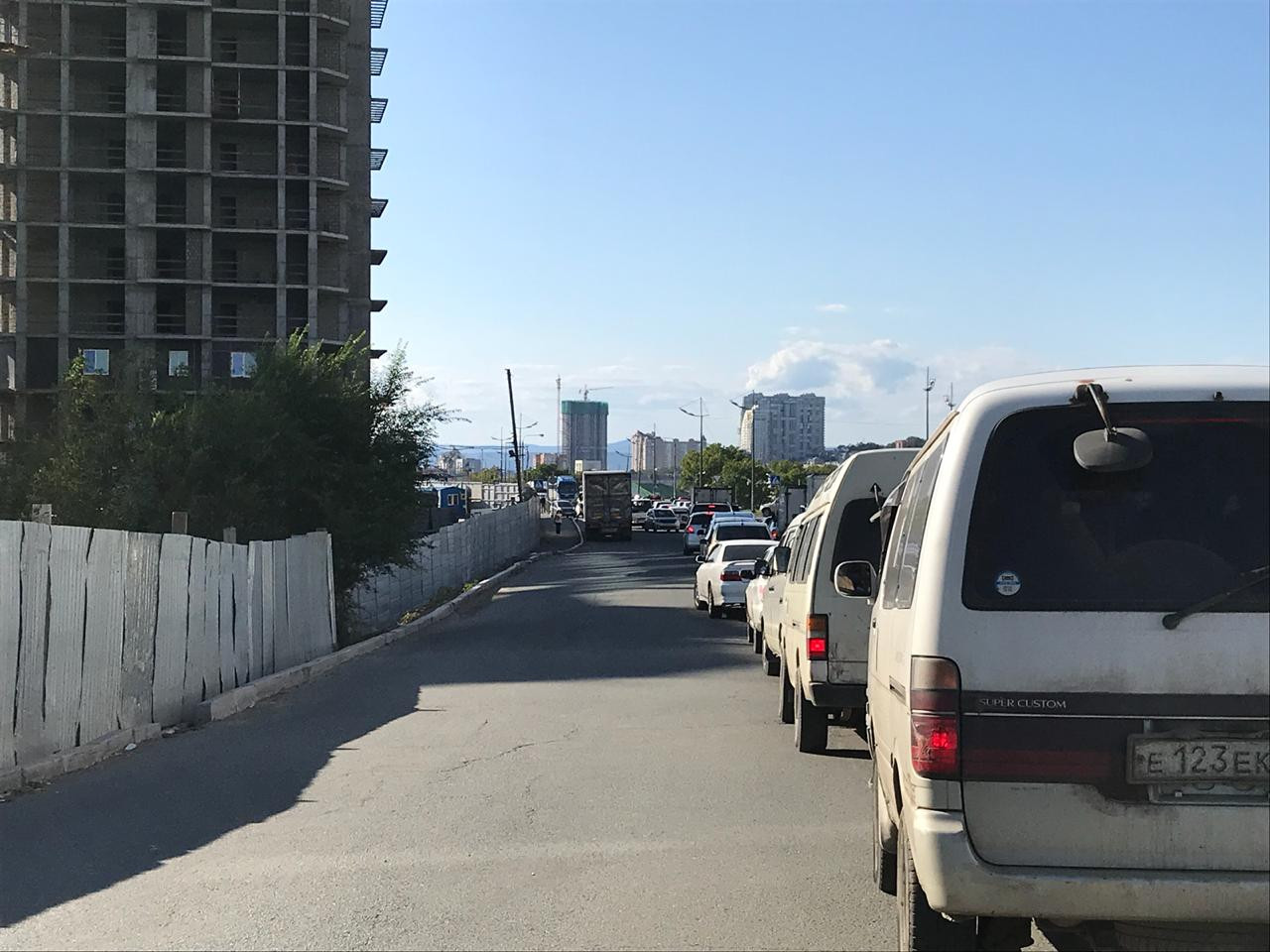 Владивосток встал: город погряз в пробках