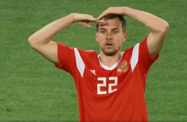 Человеком года в России признали футболиста