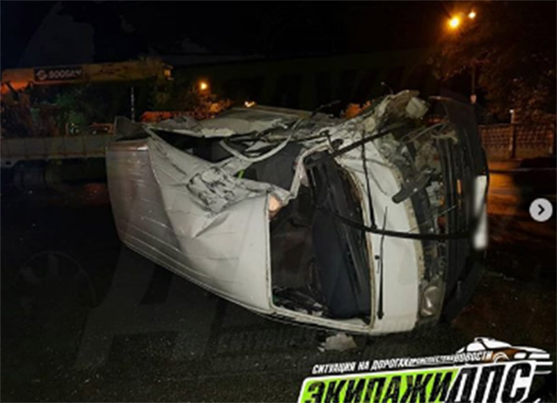 Автомобиль "размотало" из-за ДТП во Владивостоке