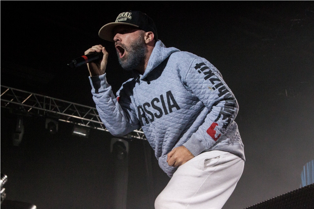 Лидер выступавшей во Владивостоке группы Limp Bizkit разводится с русской женой