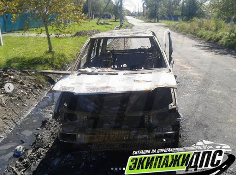 В приморском селе сгорело несколько автомобилей