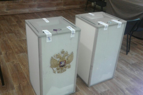 Источник: полицейские срывают плакаты Ищенко