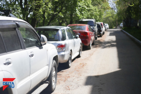 Нелегальные парковки прикрыли в некоторых районах города