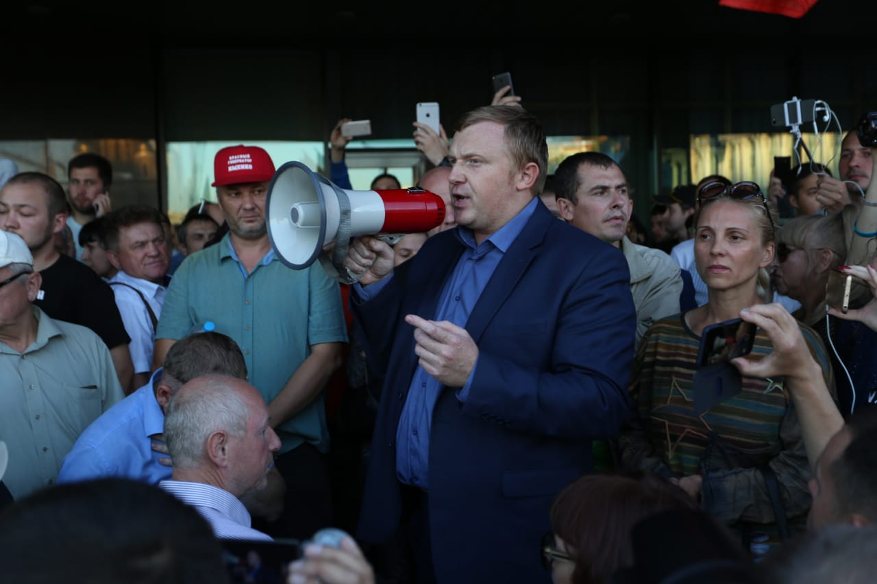 Андрей Ищенко готов предложить Стивену Сигалу пост вице-губернатора