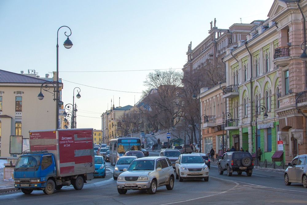 Движение дважды перекроют во Владивостоке
