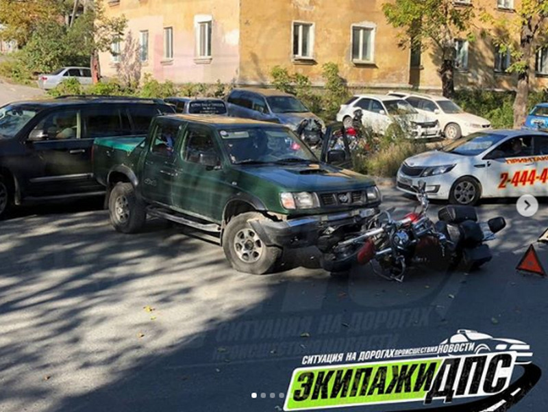 «Знатная и байк тоже» — девушка на дорогом мотоцикле попала под пикап