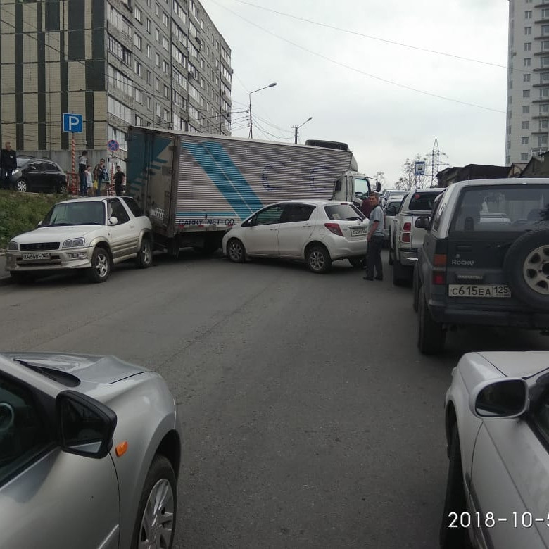 Тройное ДТП остановило движение на городской улице