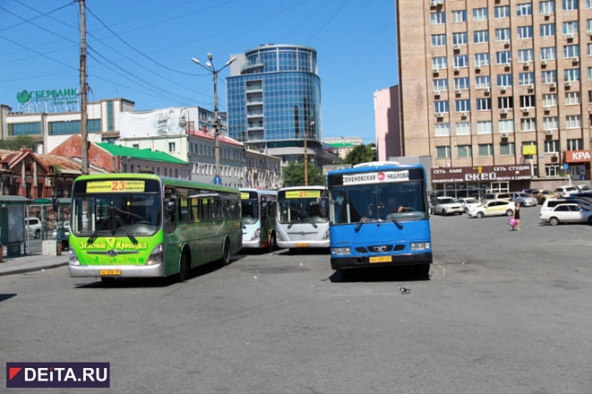 Автобусный "домик" приводят в порядок